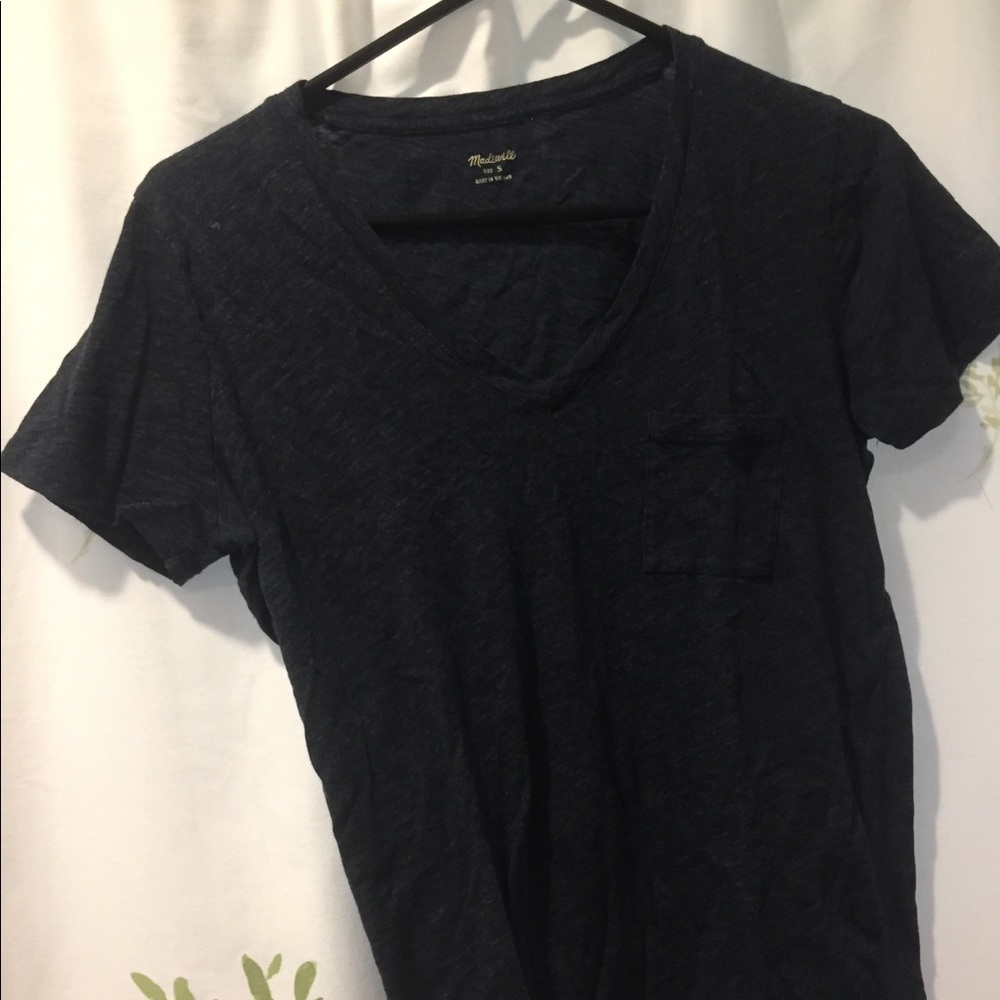 Cute simple top with a pocket